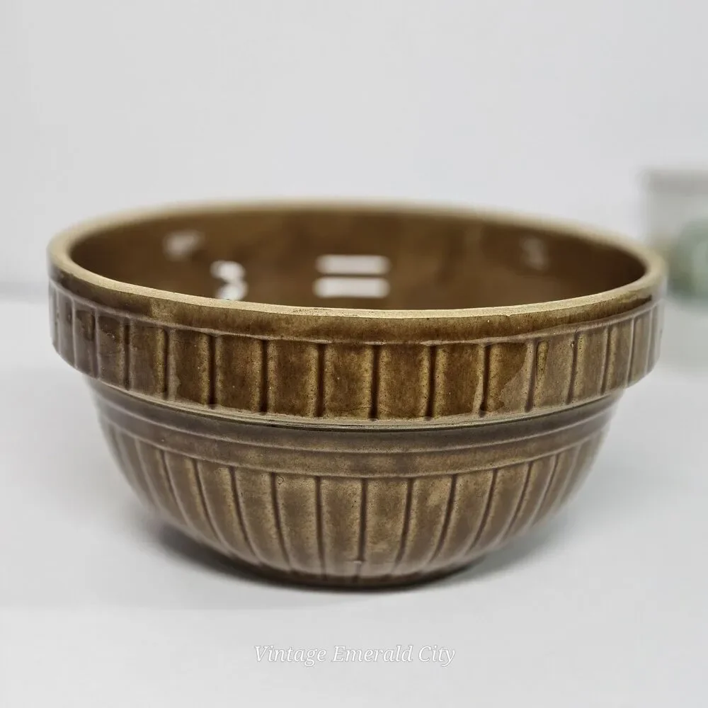Vtg USA Ribbed Beehive Brown Stoneware 9-inch Salad Mixing Bowl Casserole No Lid